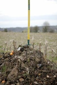 7baa50a58a34b1ab304f5bcdc5af7347 201x300 - Amender la terre de votre jardin : le secret d'une floraison éclatante et d'un potager productif