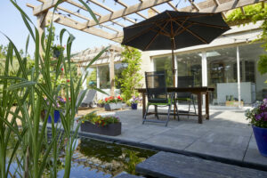 25 05 Carnel J1 CK 25 300x200 - Bassin entre contemporain et naturel… lequel pour un jardin bucolique ?
