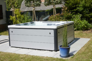 25 05 Carnel J2 CK 20 300x200 - Entre spa et piscine, nous préférons le spa moins énergivore