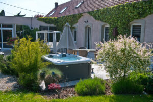 DSC 0485 1 300x200 - Entre spa et piscine, nous préférons le spa moins énergivore