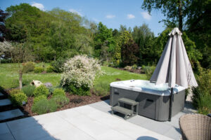 DSC 0489 1 300x200 - Entre spa et piscine, nous préférons le spa moins énergivore