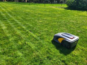 Robot de tonte du nouveau GPS, caméra : quelle technologie ?