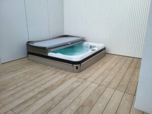 Mini piscine ou spa : lequel choisir pour votre jardin ?