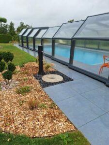 Mini piscine ou spa : lequel choisir pour votre jardin ?